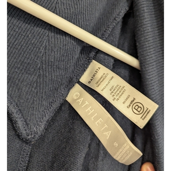 Athleta Nirvana Wear Two Ways Wrap Size Small in Blue - Picture 4 of 5